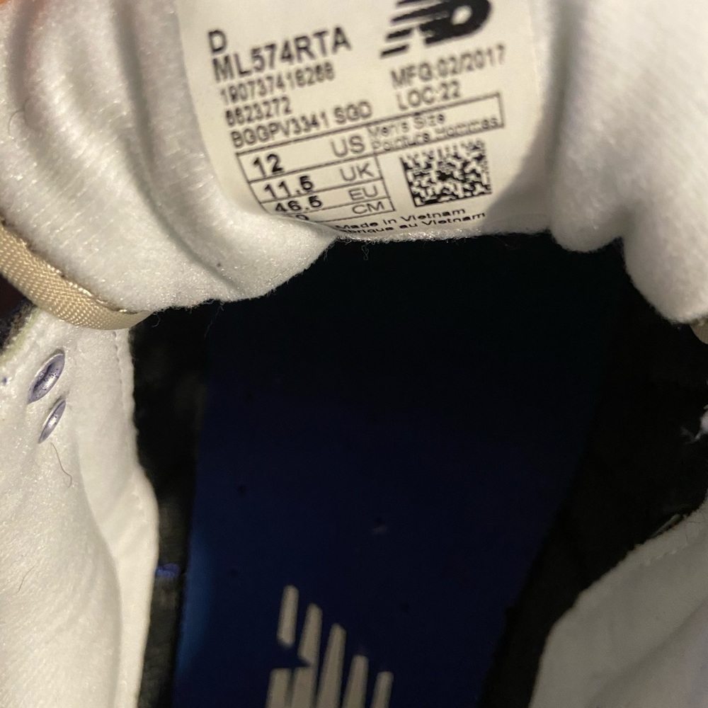 SOLD New Balance 574 - Picture 6 of 8